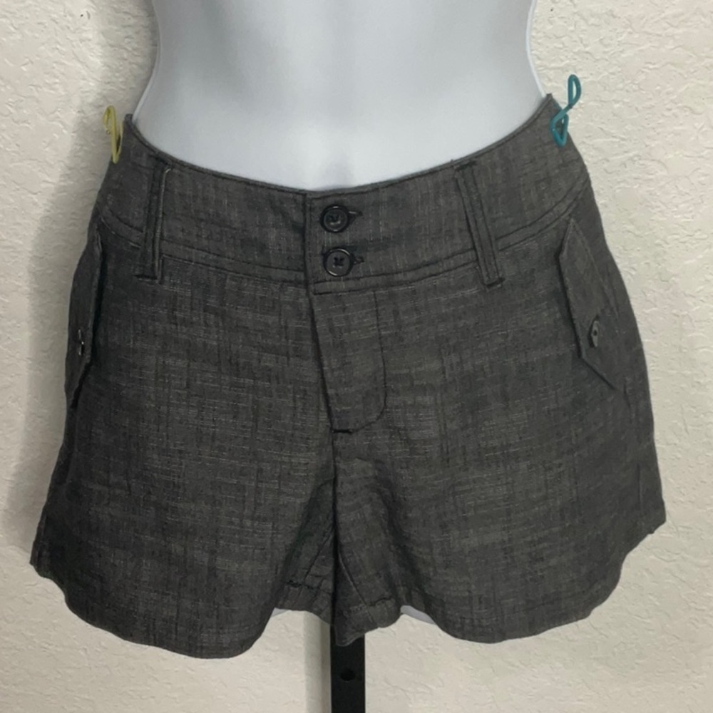 143- Daisy Fuentes NWOT Dark Gray Shorts, Size 2